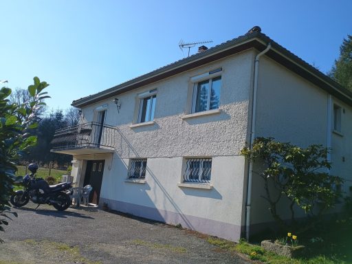 Stationnement devant la maison